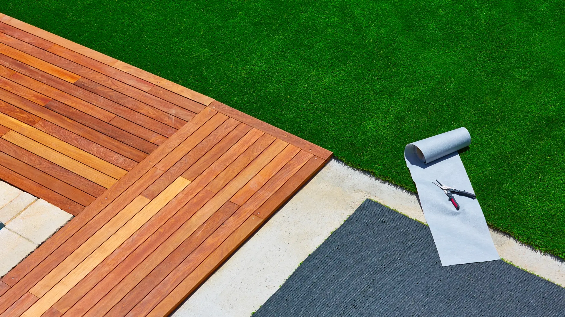 Instalar grama sintética em casa vale a pena?