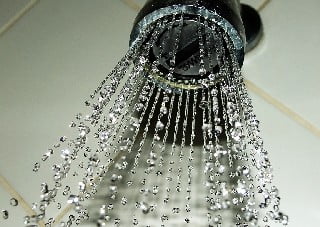 dicas para economizar agua em casa - aerador na torneira