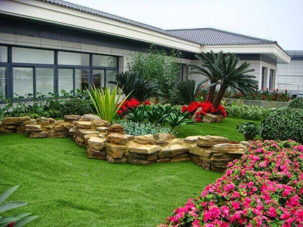 Jardim no quintal de casa