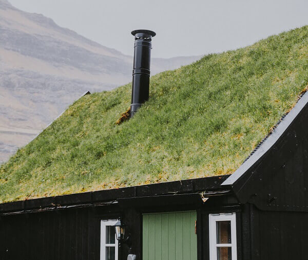 Você conhece o conceito de casa com telhado verde? Venha saber mais sobre esse tipo de projeto